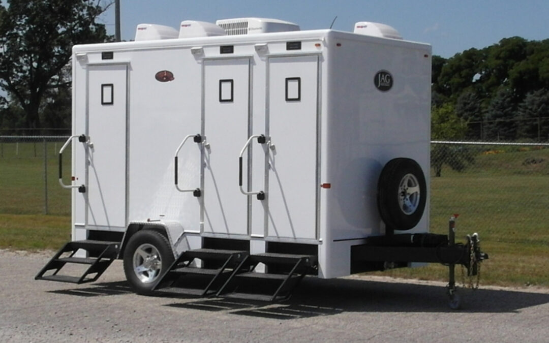 15′ Combination Shower/Restroom Trailer